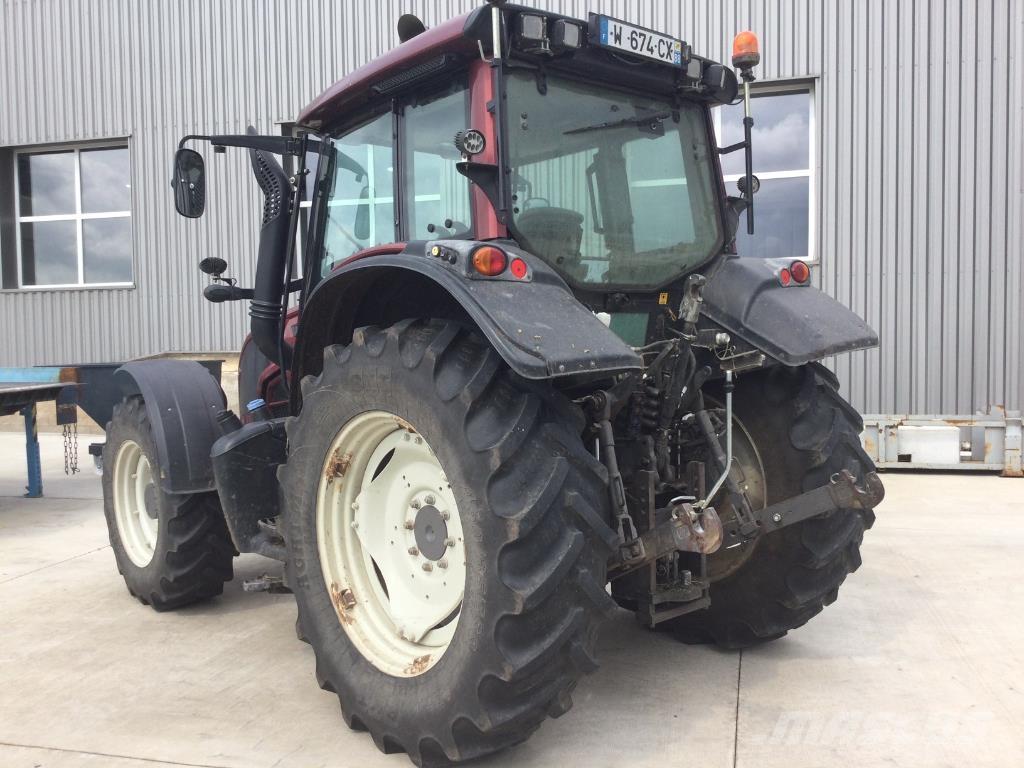 Valtra N123 Traktoren