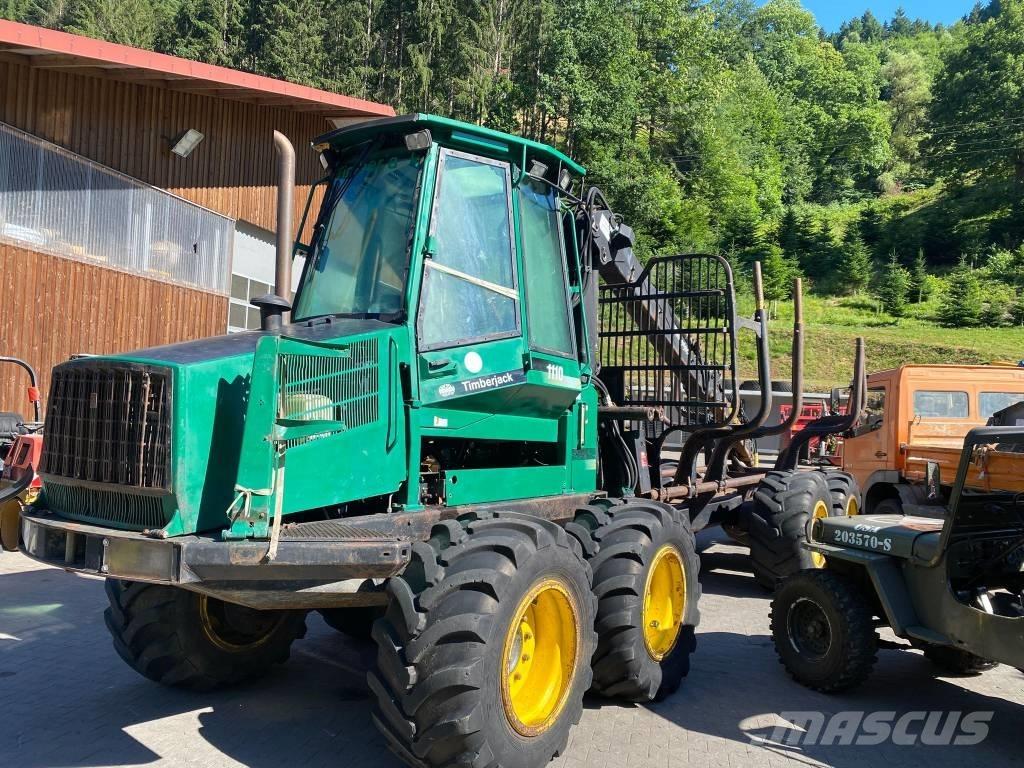 John Deere 1110 Forwarder