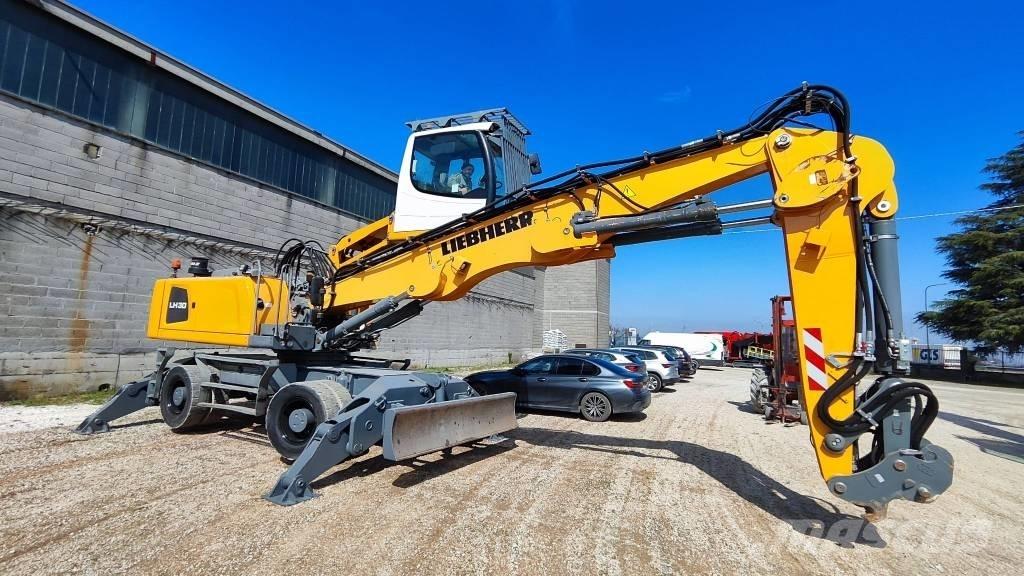 Liebherr LH 30 M Materialumschlag
