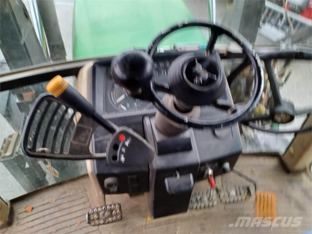 John Deere 6110SE Traktoren
