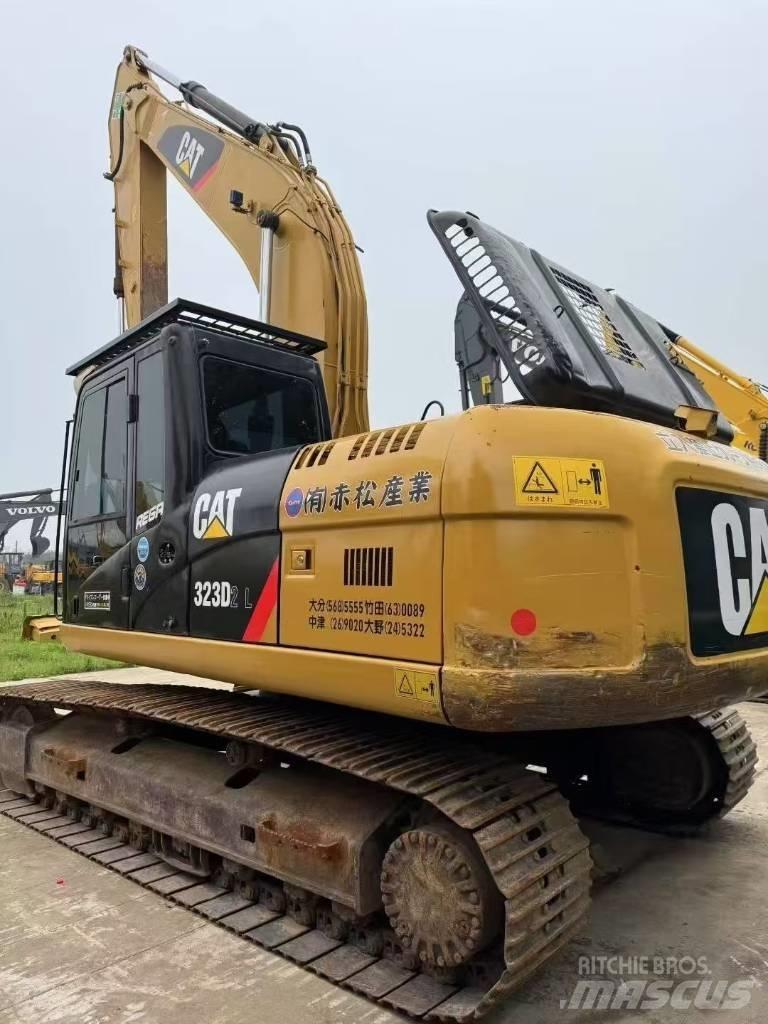 CAT 323D Raupenbagger