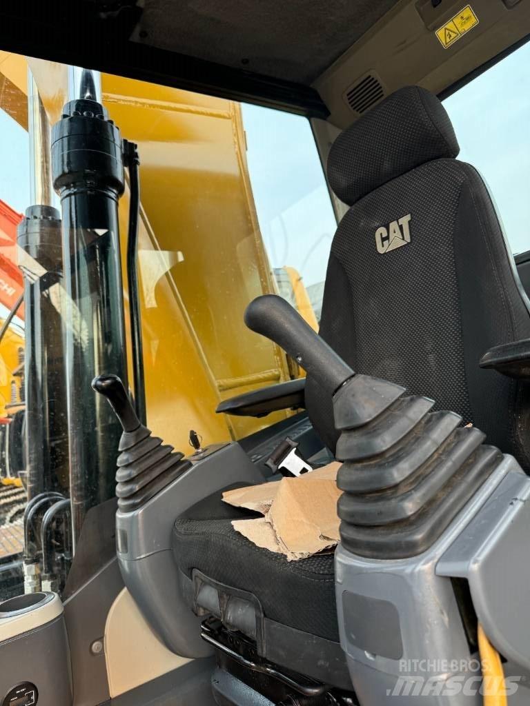 CAT 320D2 Midibagger  7t - 12t