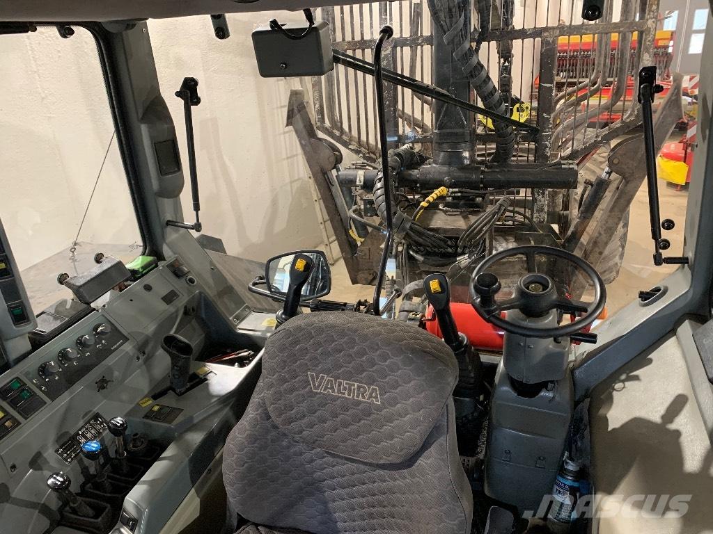 Valtra 8950 Forsttraktoren