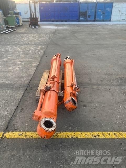 Fiat-Hitachi FH 450 Hydraulik