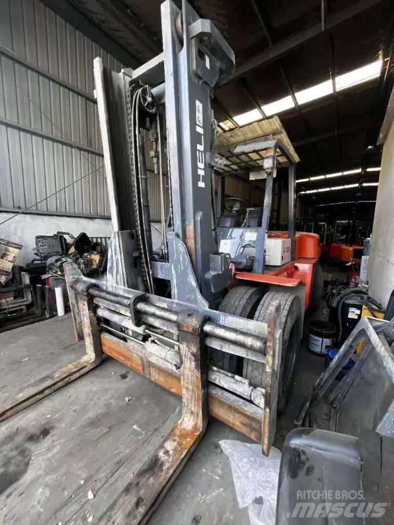 Heli CPCD 100 Dieselstapler