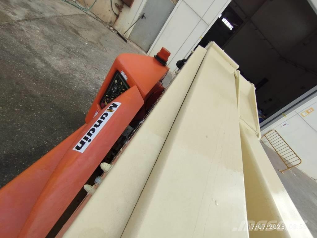 JLG E 400 AJPN Gelenkteleskoparbeitsbühnen