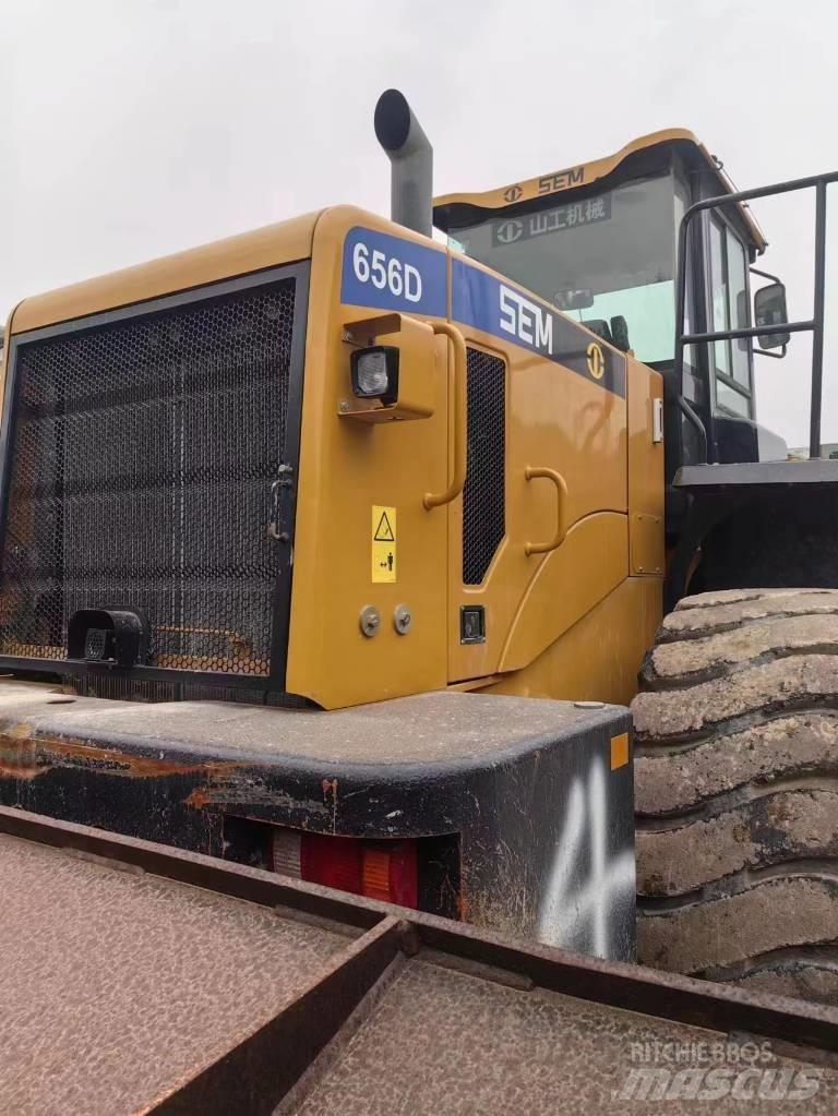 SEM 656D Radlader