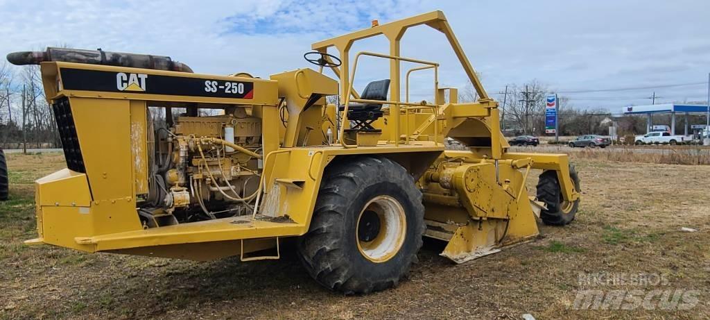 CAT SS 250 B Erdbauwalzen