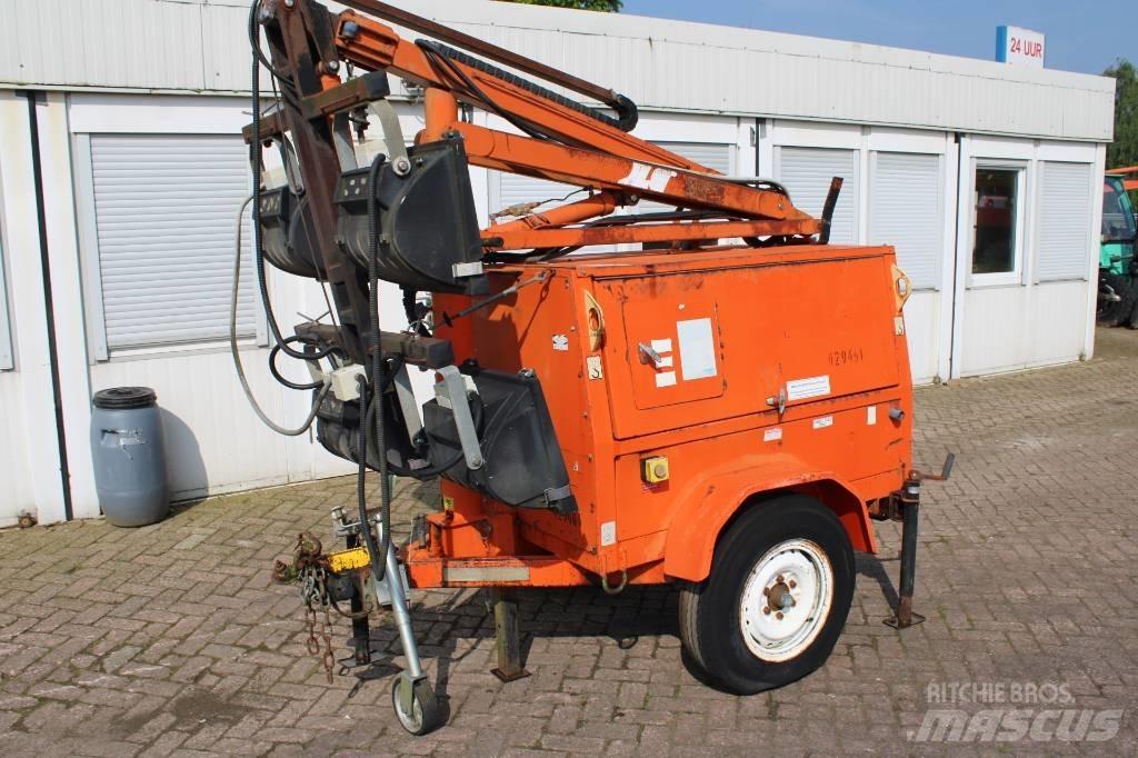 JLG 6308 AN Lichtmasten