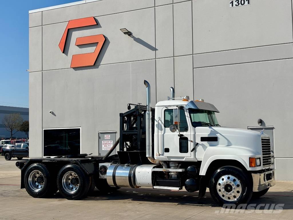 Mack CHU 613 Bergungsfahrzeuge