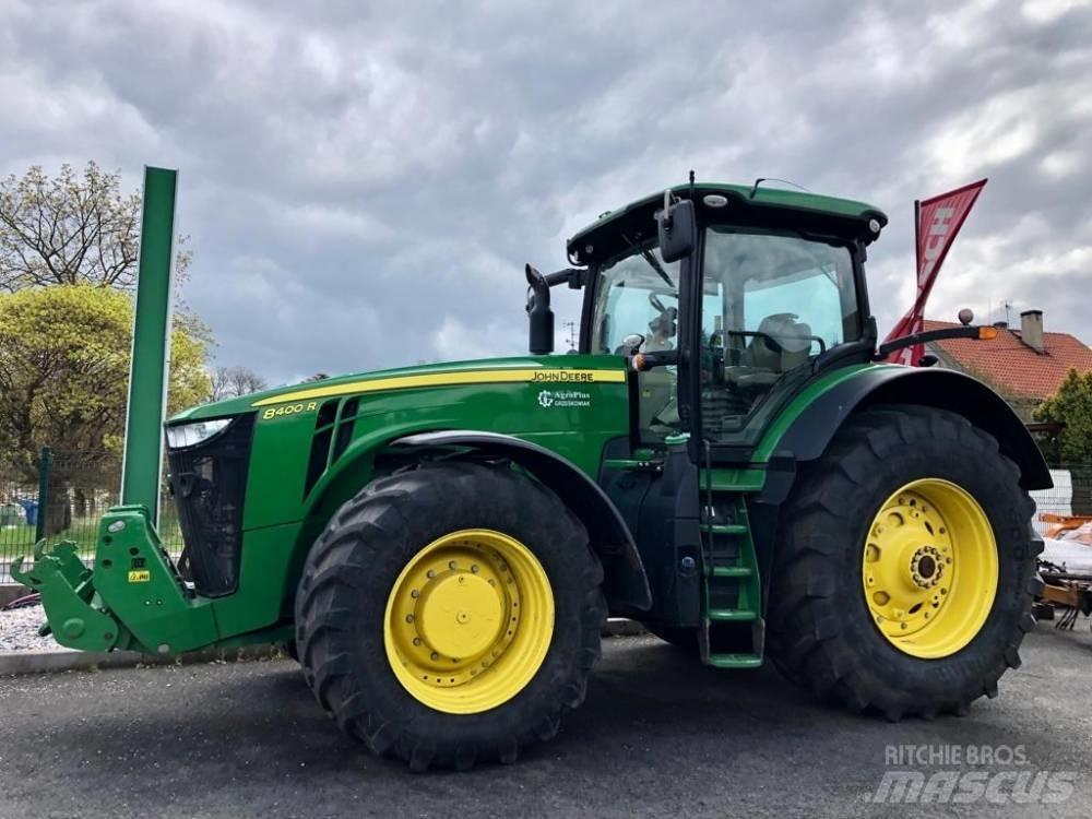 John Deere 8400 R Traktoren