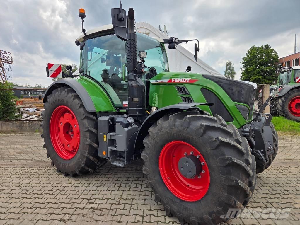 Fendt 724 Vario Traktoren