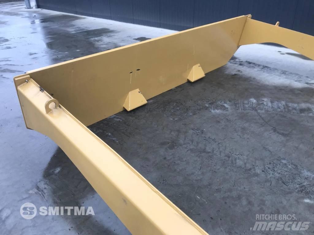 CAT 735B Heckklappe