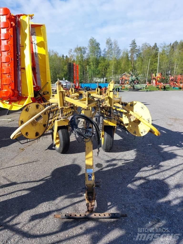  Wermeer R2300 Schwader