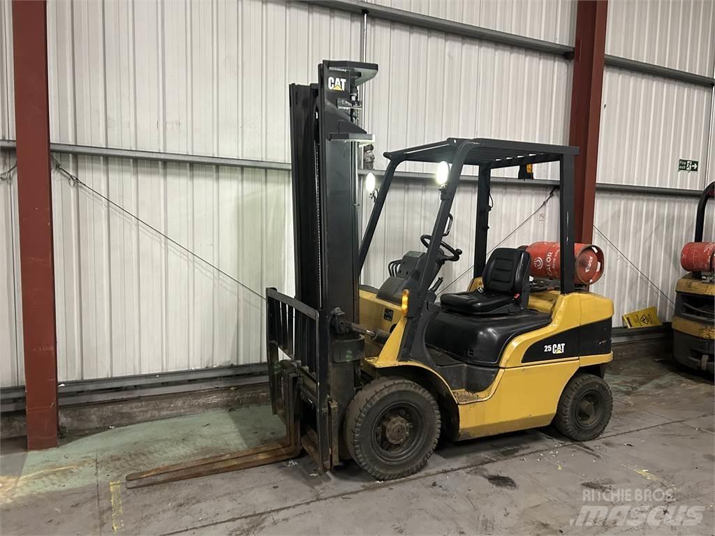 CAT GP25NT Gasstapler