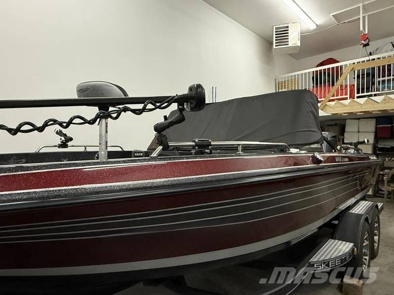  Skeeter WX2200 Boote / Prahme