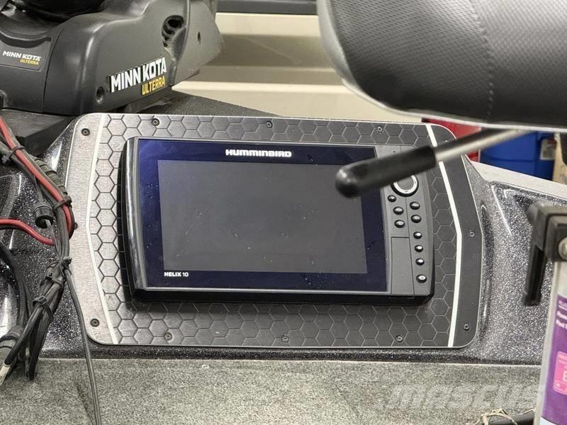  Skeeter WX2200 Boote / Prahme