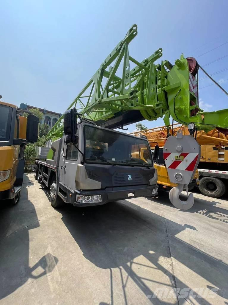 Zoomlion ZTC251V Seilwinden, Bauaufzüge und Lastenaufzüge