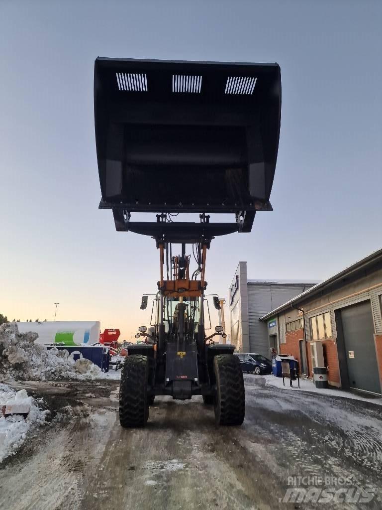 CASE 821G Radlader