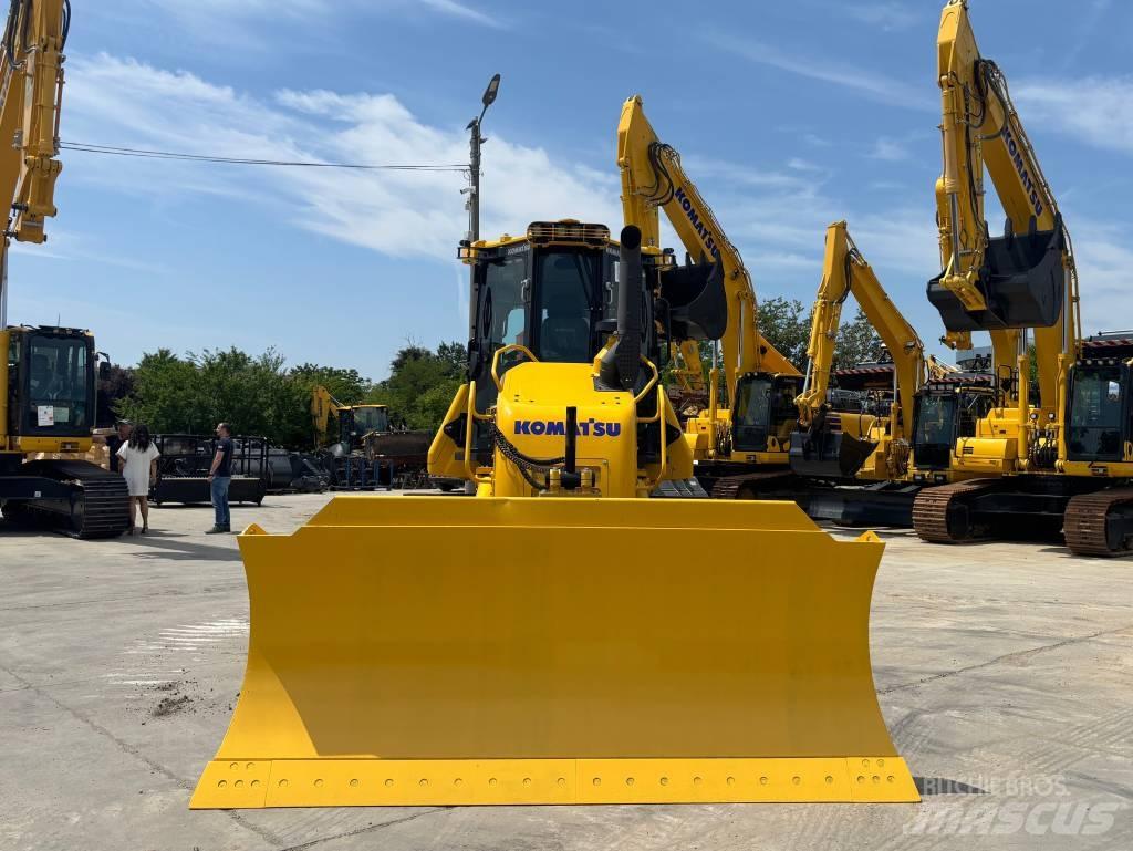 Komatsu D61EX-24E0 Bulldozer