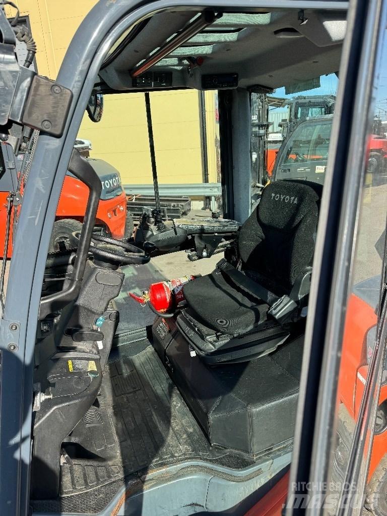 Toyota 52-8FDF25 Dieselstapler