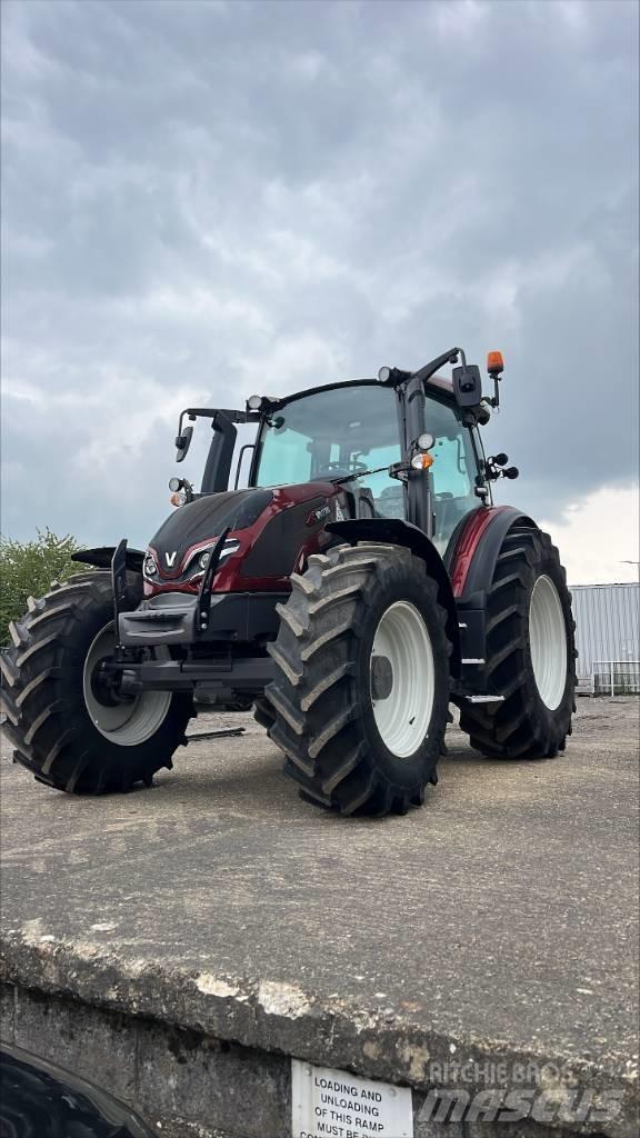 Valtra G 135 A Traktoren