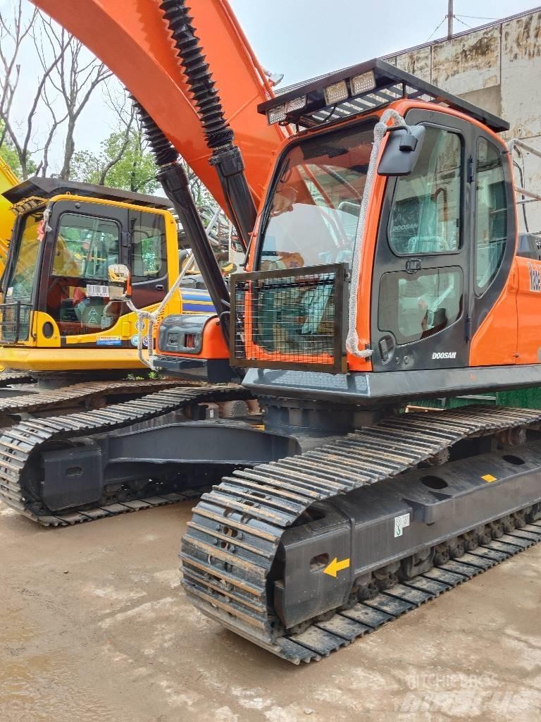 Doosan DX300 Raupenbagger