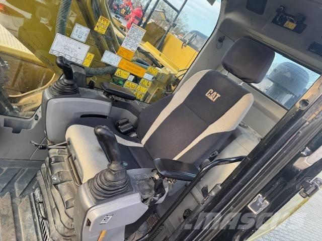 CAT 323 EL Raupenbagger