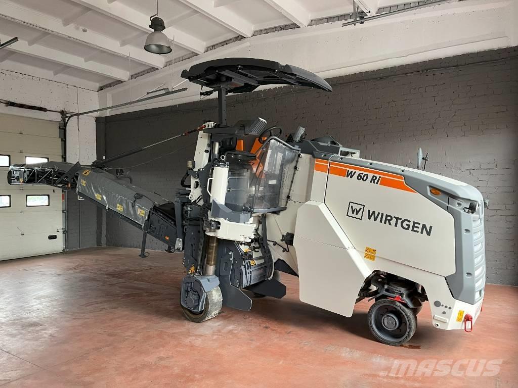 Wirtgen W 60 Ri Asphaltfräsen