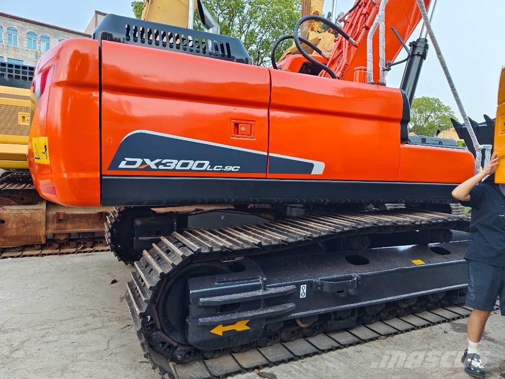 Doosan DX 300 LC Raupenbagger