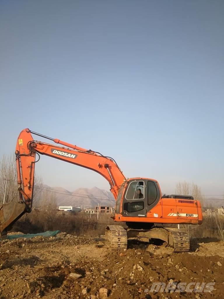 Doosan DX 225 Raupenbagger