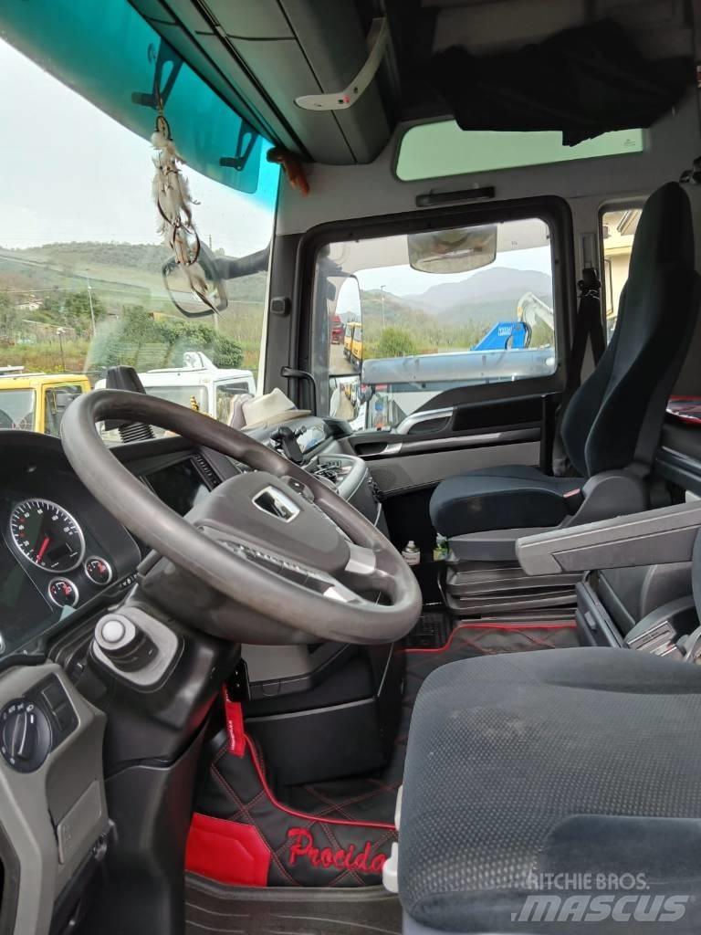 MAN TGX 26.560 Pritschenwagen mit Seilwinde