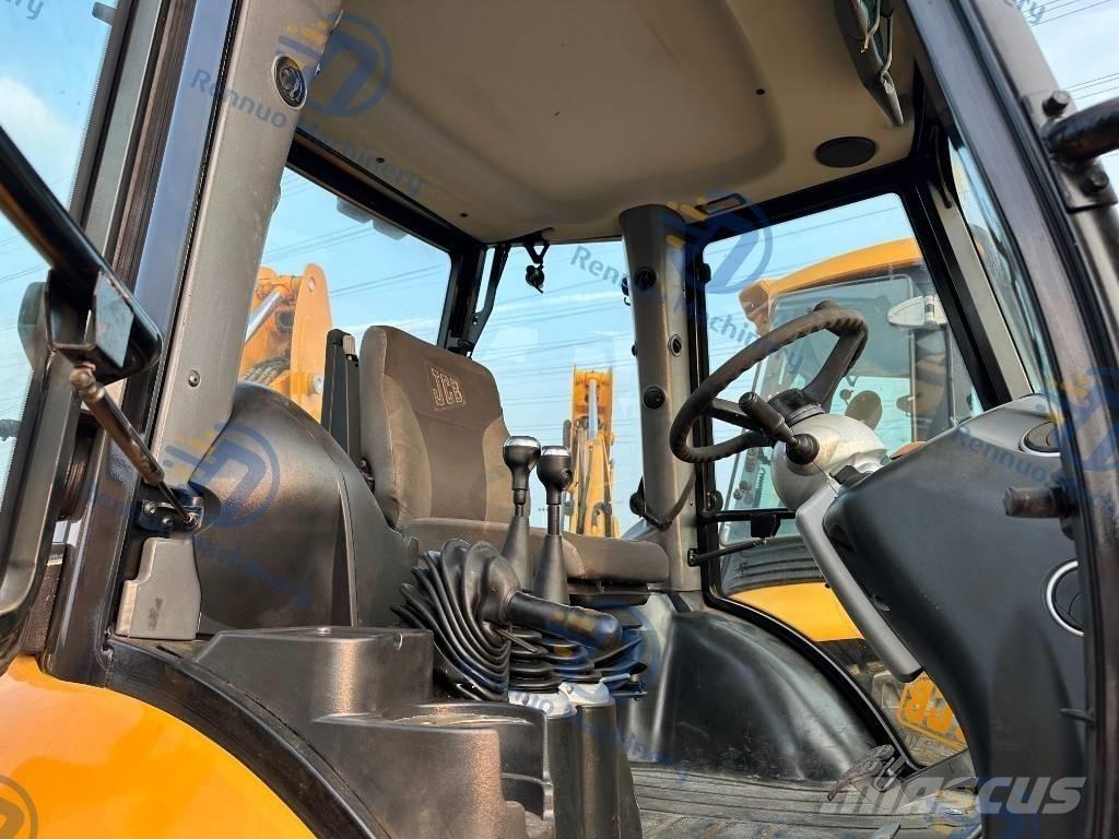 JCB 4 CX Backhoe loaders
