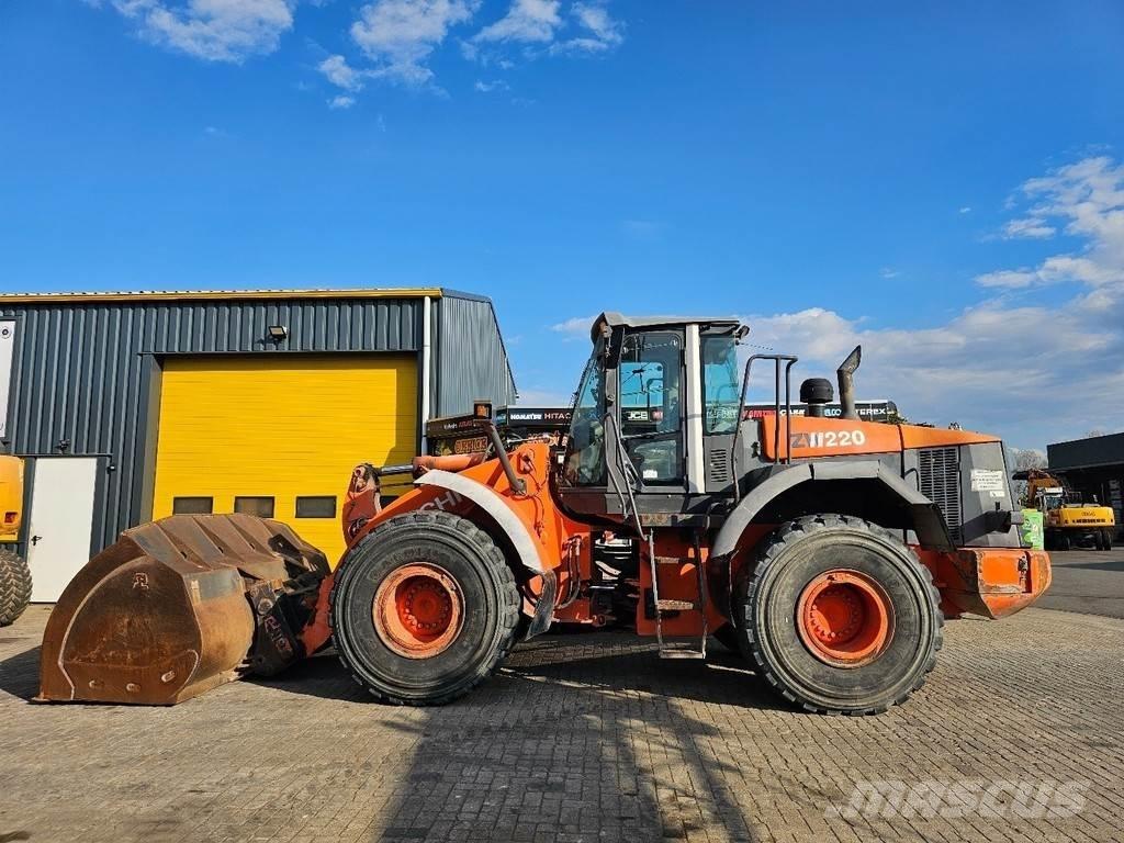 Hitachi ZW220 Radlader