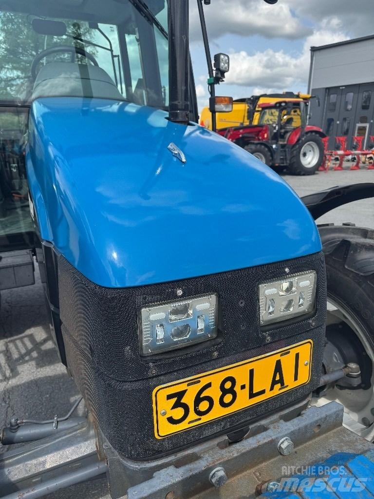 New Holland 5635 Traktoren
