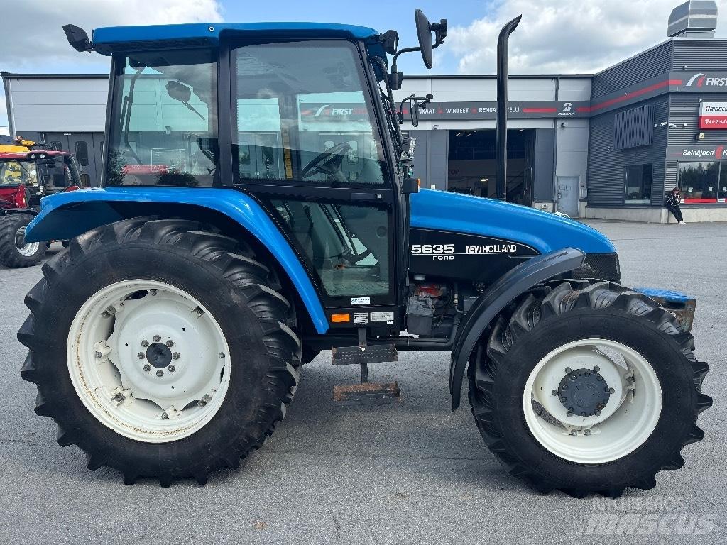 New Holland 5635 Traktoren