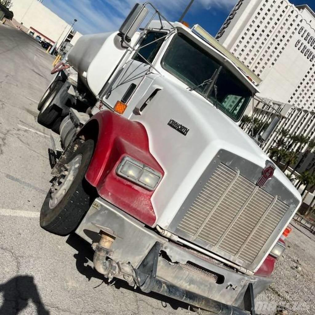 Kenworth T 800 Wassertanker