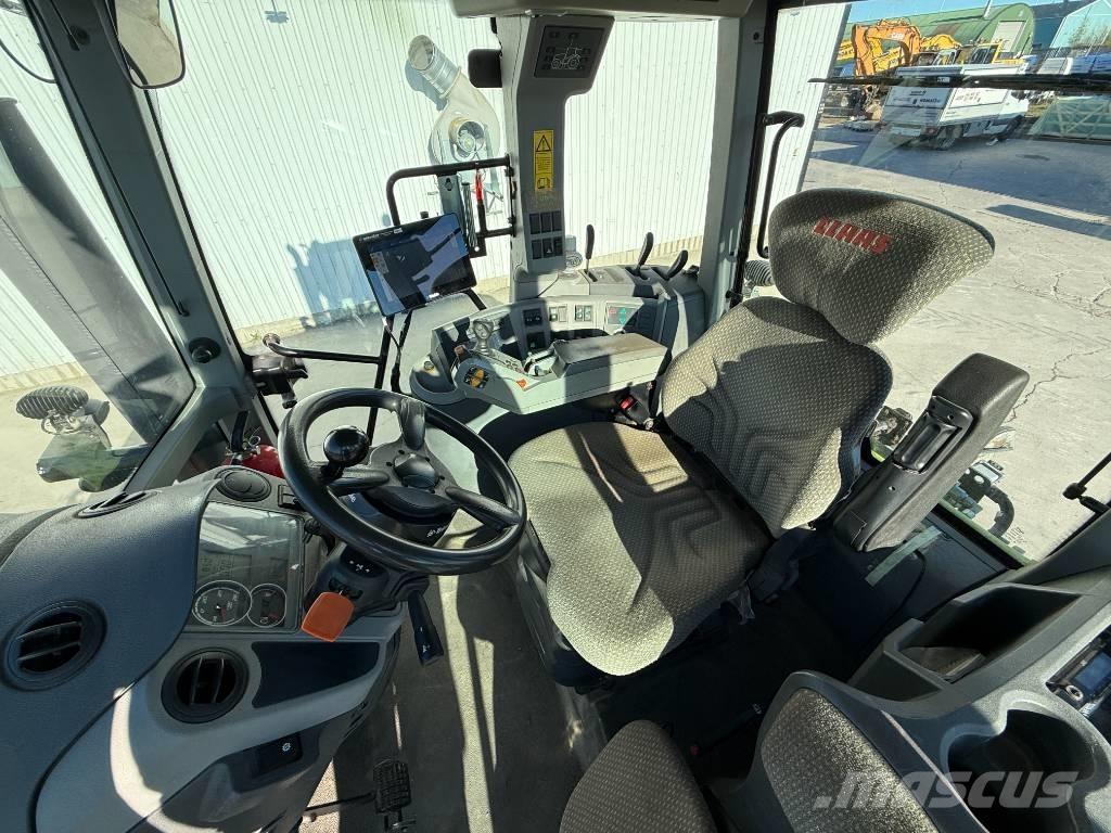 CLAAS Axion 850 Traktoren