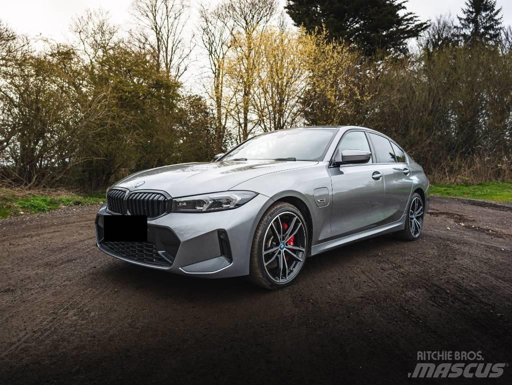 BMW 330e PKWs
