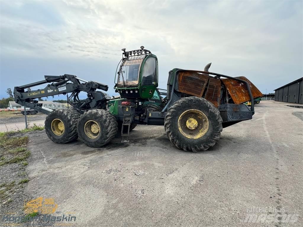 John Deere 1470G Harvester