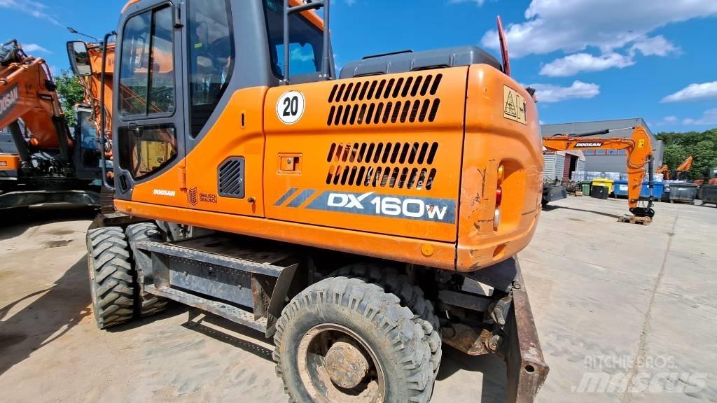 Doosan DX 160 W-3 Mobilbagger