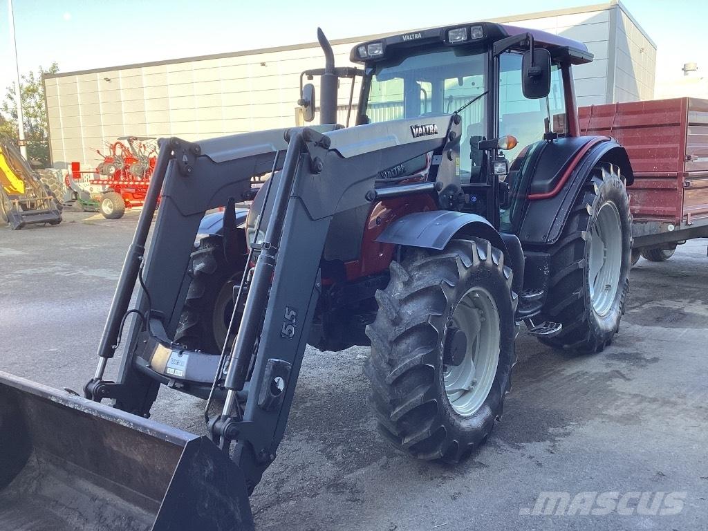 Valtra N141 Traktoren