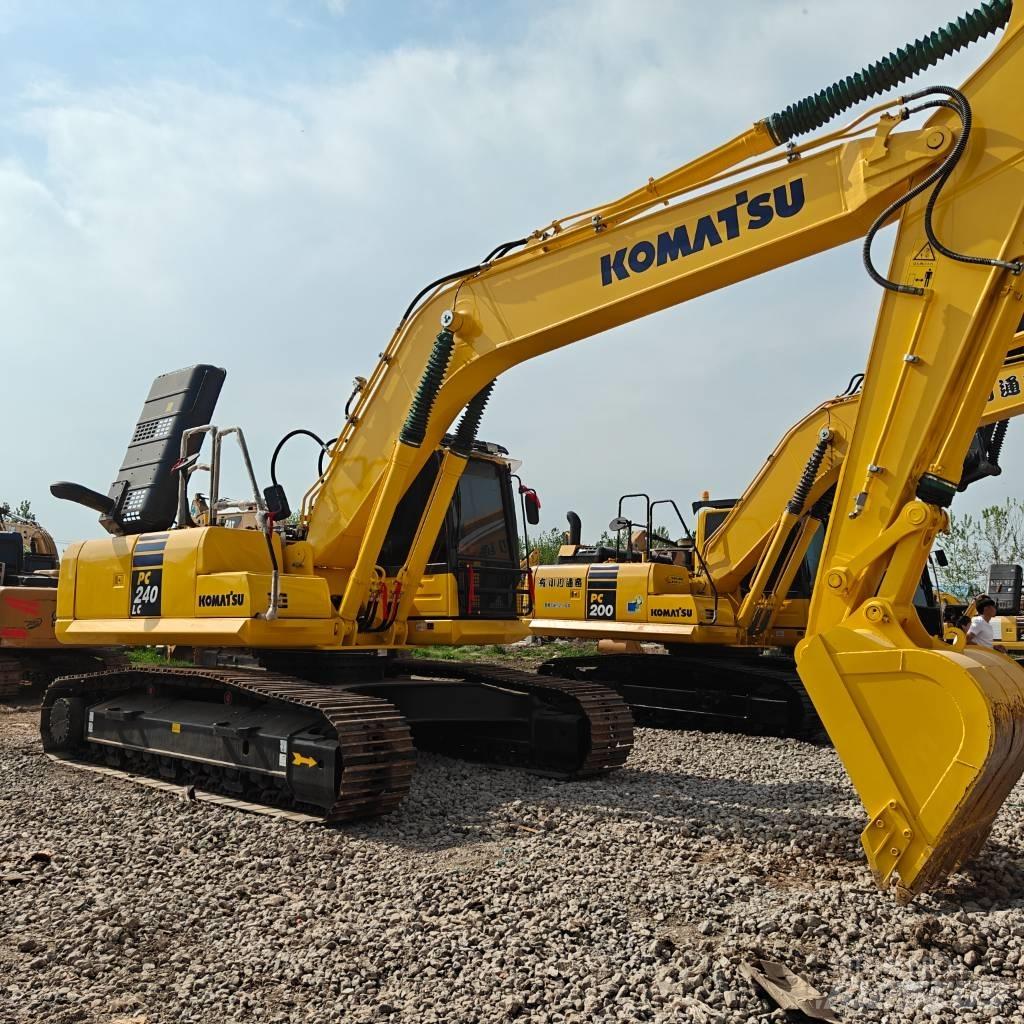 Komatsu 240LC-8 Raupenbagger