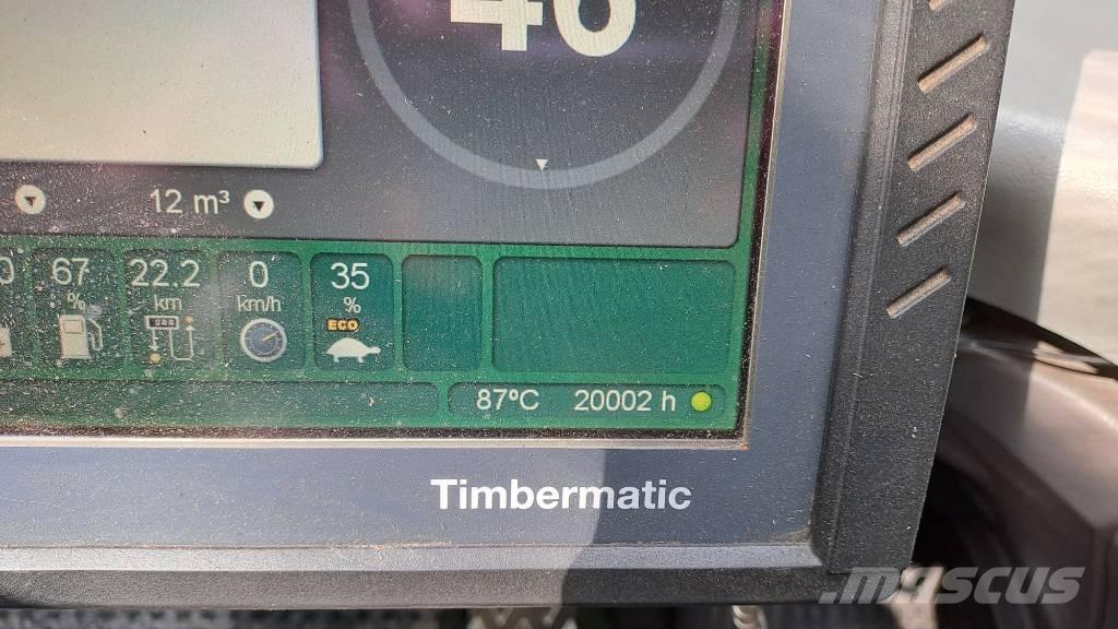 John Deere 1070 D Harvester