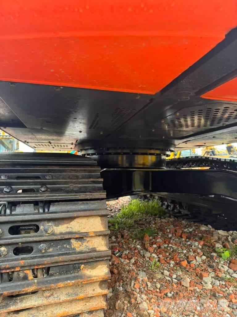 Hitachi ZX 200 Raupenbagger