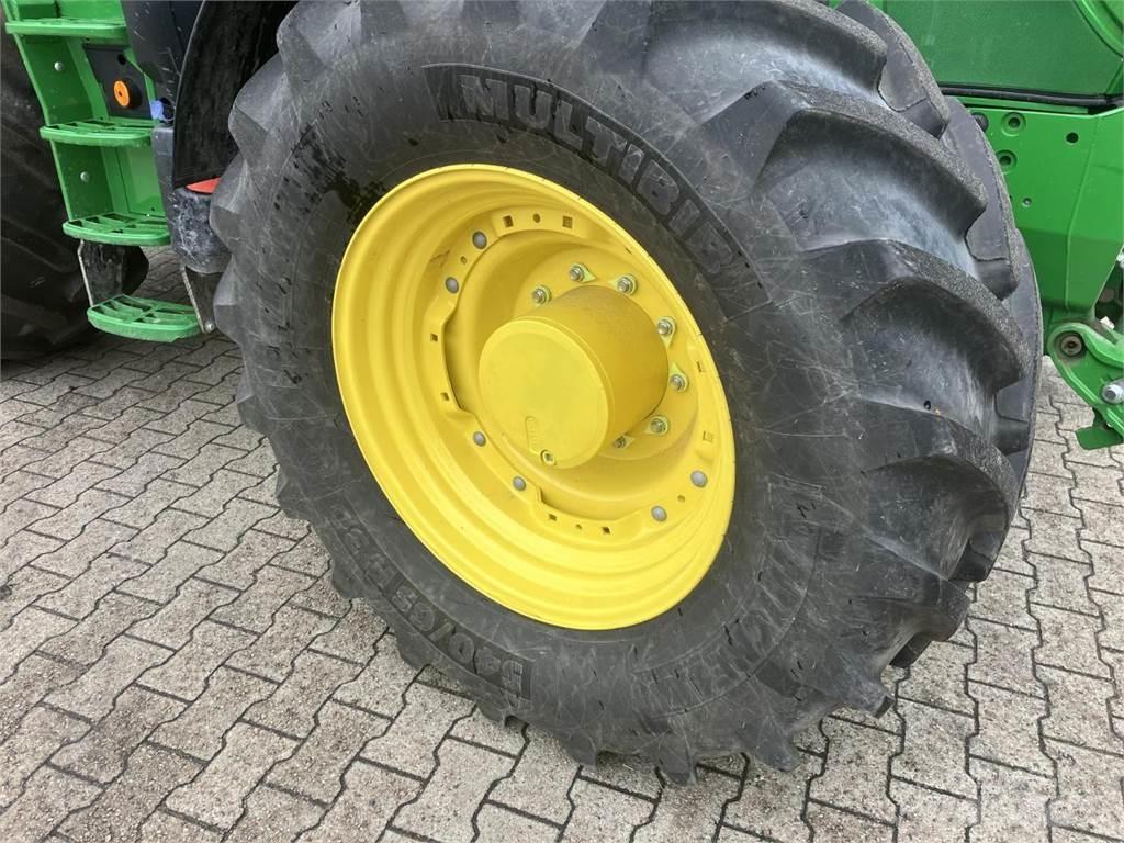 John Deere 6R 215 Traktoren
