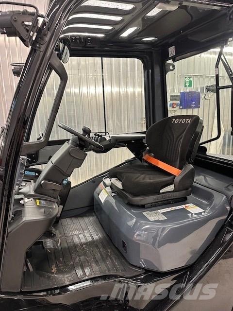 Toyota 52-8 FDF 30 Dieselstapler