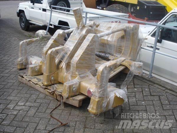 CAT 140M/160M Ripper Sonstige Baumaschinen
