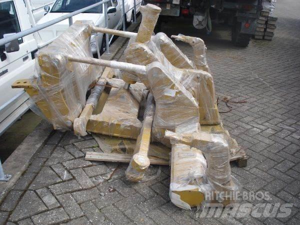 CAT 140M/160M Ripper Sonstige Baumaschinen