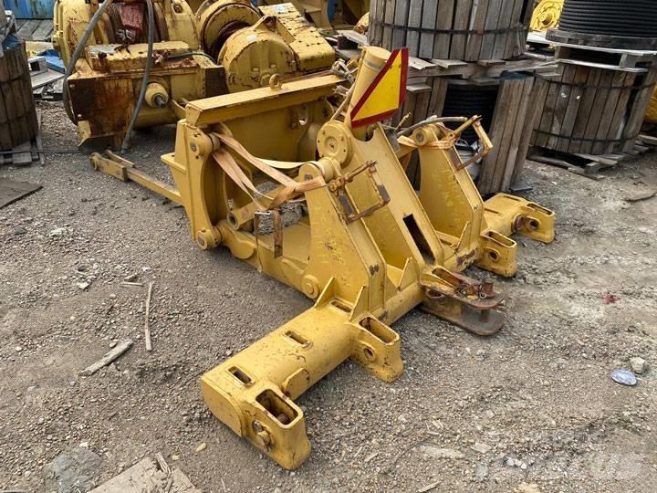 CAT 140 H Ripper Andere Zubehörteile